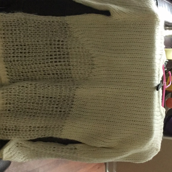 Sweater - Picture 1 of 2